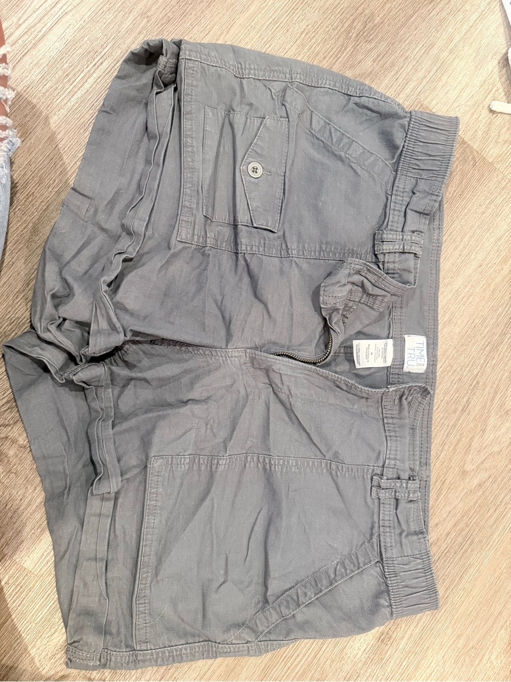 Time and Tru Gray Women's Cargo Shorts